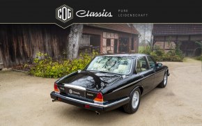 Jaguar Daimler Double Six 44
